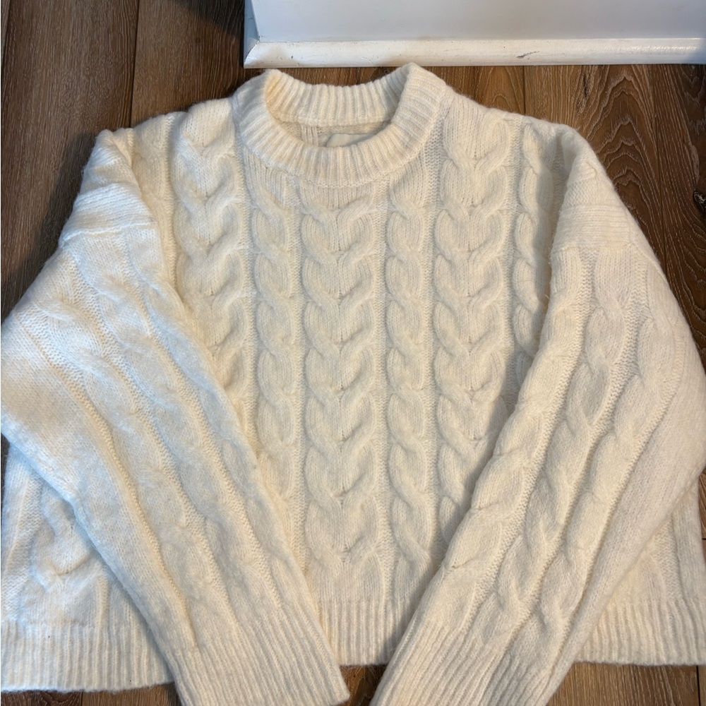 Abercrombie & Fitch Cream Cable Knit Crew Neck Sweater